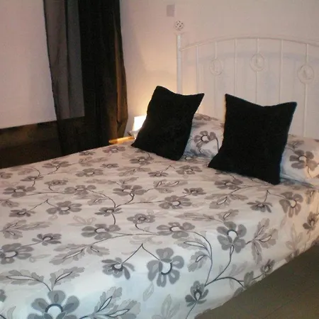 公寓 103 Elegant 2 Bed With Free Wifi, Ac, Pool & Gym! 拉纳卡