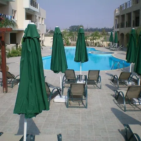 103 Elegant 2 Bed With Free Wifi, Ac, Pool & Gym! Apartment Larnaca