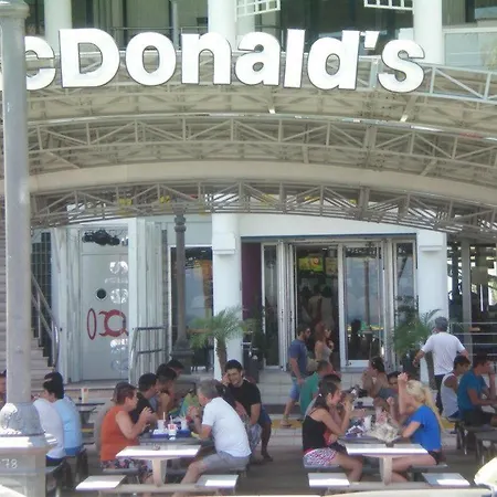 103 Elegant 2 Bed With Free Wifi, Ac, Pool & Gym! * 拉纳卡