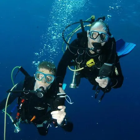 103 Elegant 2 Bed With Free Wifi, Ac, Pool & Gym! 拉纳卡