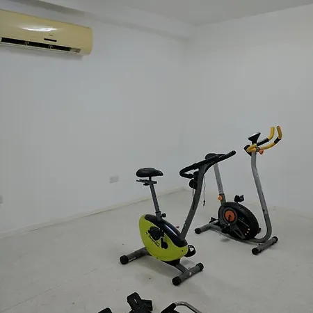 103 Elegant 2 Bed With Free Wifi, Ac, Pool & Gym! Appartement Larnaca