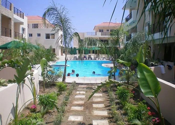 103 Elegant 2 Bed With Free Wifi, Ac, Pool & Gym! Appartamento Larnaca