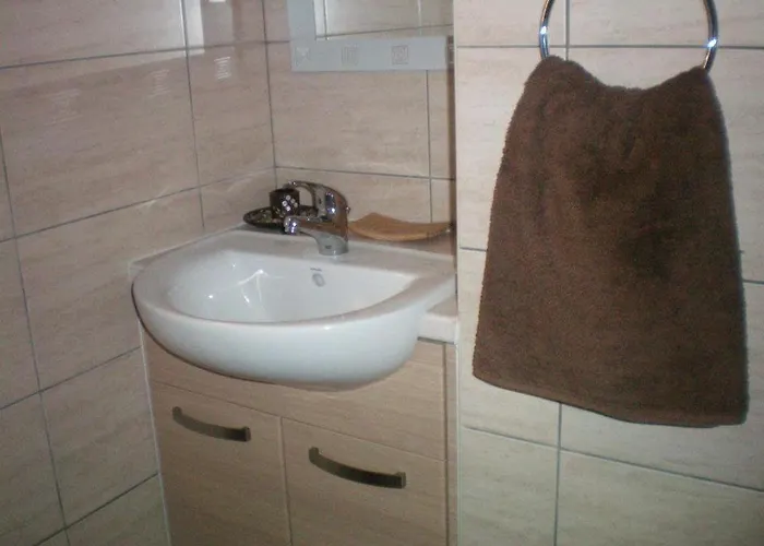 103 Elegant 2 Bed With Free Wifi, Ac, Pool & Gym! Appartamento