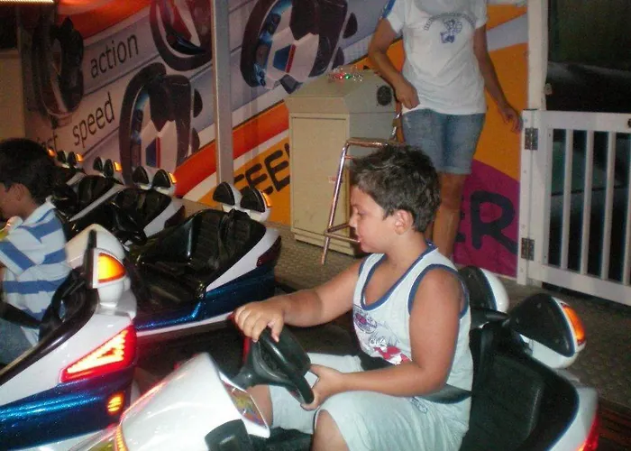 103 Elegant 2 Bed With Free Wifi, Ac, Pool & Gym! * Larnaca