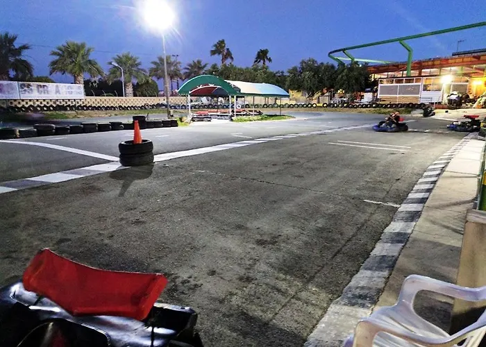 103 Elegant 2 Bed With Free Wifi, Ac, Pool & Gym! Appartamento Larnaca