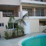 103 Elegant 2 Bed With Free Wifi, Ac, Pool & Gym! Apartment Larnaca