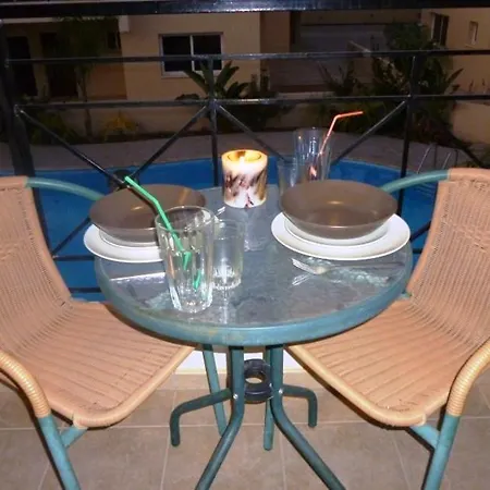 103 Elegant 2 Bed With Free Wifi, Ac, Pool & Gym! Λάρνακα