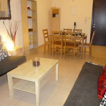 103 Elegant 2 Bed With Free Wifi, Ac, Pool & Gym! *