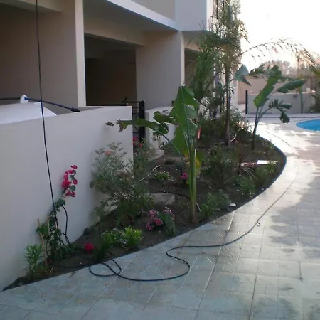 Apartmán 103 Elegant 2 Bed With Free Wifi, Ac, Pool & Gym! *