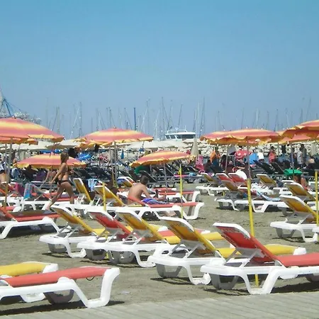 Διαμέρισμα 103 Elegant 2 Bed With Free Wifi, Ac, Pool & Gym! *