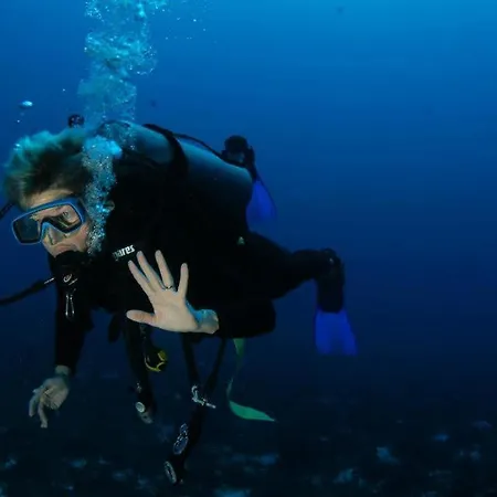 103 Elegant 2 Bed With Free Wifi, Ac, Pool & Gym! Διαμέρισμα Λάρνακα