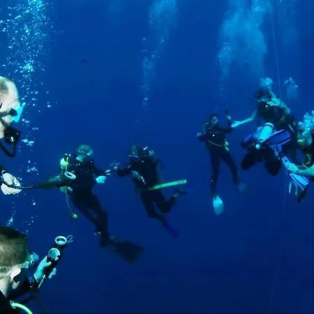 103 Elegant 2 Bed With Free Wifi, Ac, Pool & Gym!