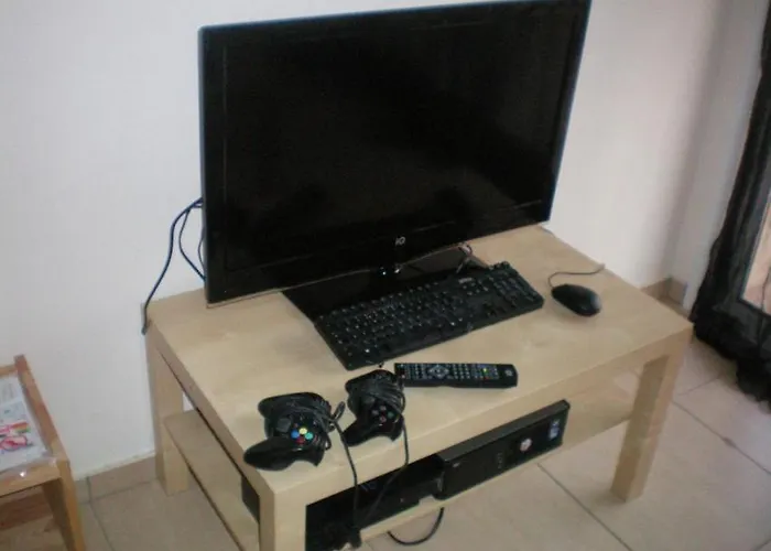 103 Elegant 2 Bed With Free Wifi, Ac, Pool & Gym! Apartmán *