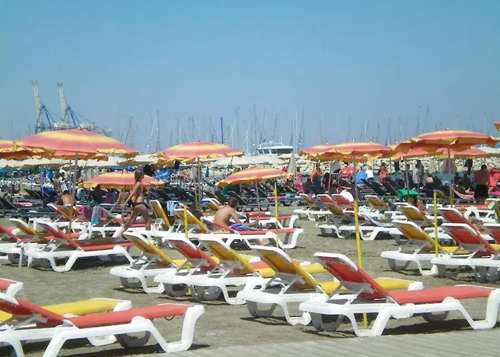 Apartmán 103 Elegant 2 Bed With Free Wifi, Ac, Pool & Gym! *