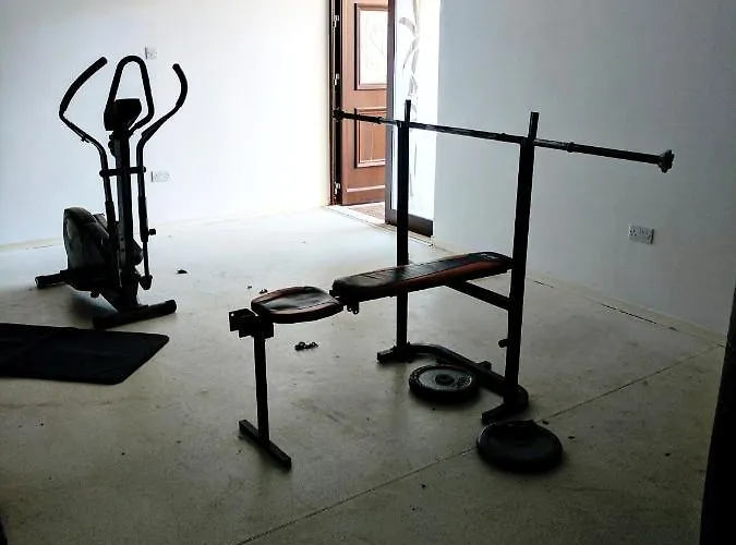 103 Elegant 2 Bed With Free Wifi, Ac, Pool & Gym! Apartmán Larnaca