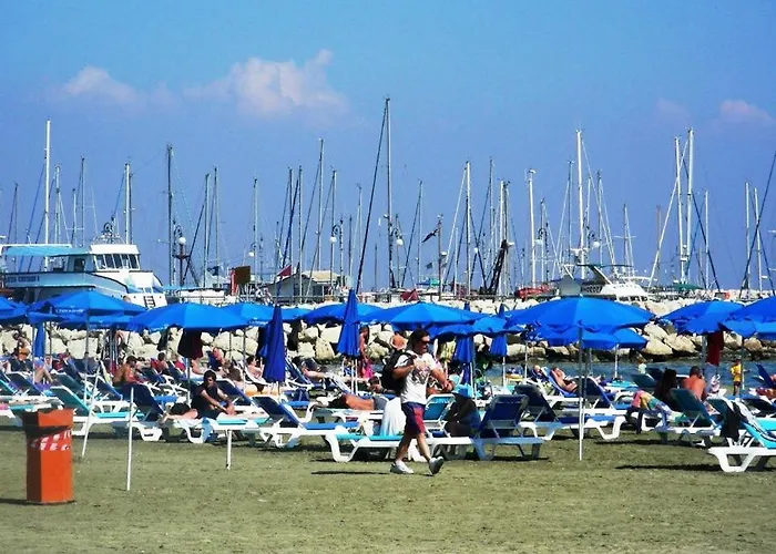 103 Elegant 2 Bed With Free Wifi, Ac, Pool & Gym! Apartmán Larnaca