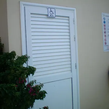 103 Elegant 2 Bed With Free Wifi, Ac, Pool & Gym! Larnaca